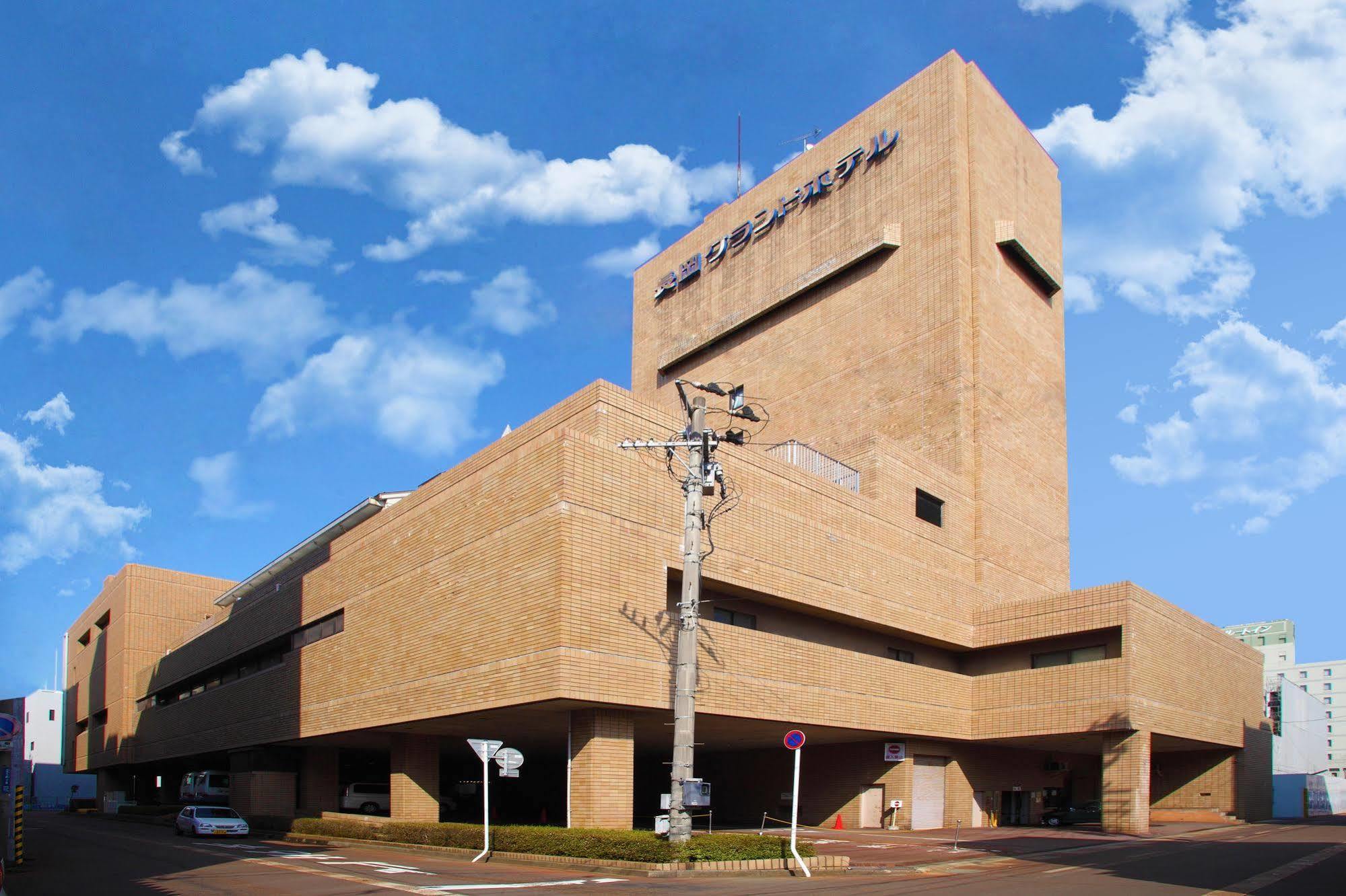 Nagaoka Grand Hotel Buitenkant foto